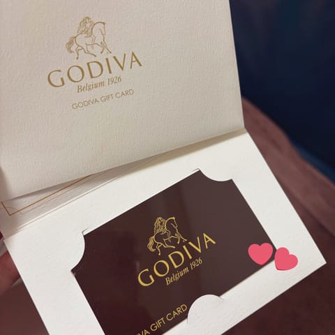 昨日のお客様、
バレンタインのギフト
とっても嬉しかったです😣🤍
ご褒美として贅沢させていただきます🥰