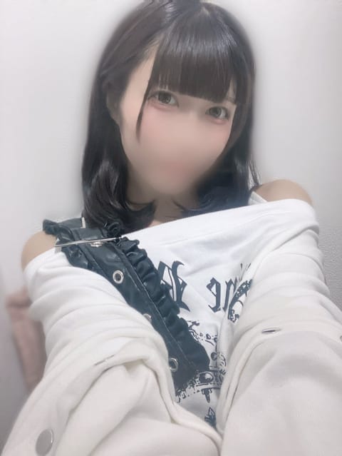 珍しくしろい服ᯠ_    _ᯄ Ⳋ🤍