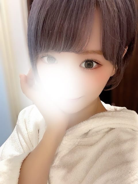 急遽本日から！
海老名ほっとLATTEさんで
お世話になります🦐

28(火)18:00〜4:00
29(水)13:00