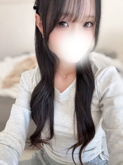 こんばんは！！

今日21:00～です❕
お部屋到着してます💓

大雨大風☔️☔️でちょっと傘ささなかっただけで前髪終わ