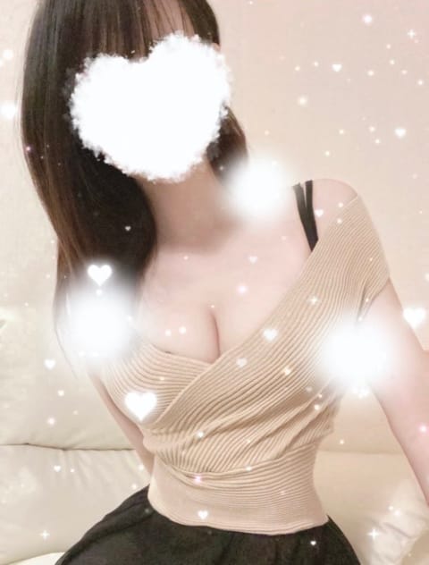 今日も出勤中です🤍
お待ちしております🤍🤍