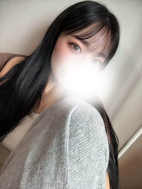 今週最後の出勤です😌🤍

スタートからありがとうございました！
20時まで、渋谷でお待ちしてます💞

一緒に楽しい週末過