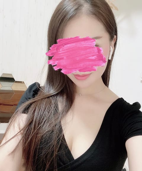 こんにちは🙋🏻‍♀️✨
前回もお客様方ありがとうございました❤️
若返った~🥹って喜んでくれて嬉しかったです🤤笑
悲しい