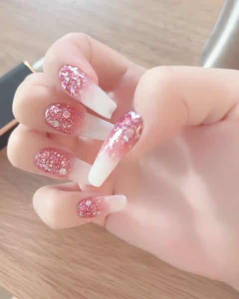 さわの7月のネイル💅✨

3時間睡眠でなんとか好きな色混ぜ混ぜして完成〜🫪