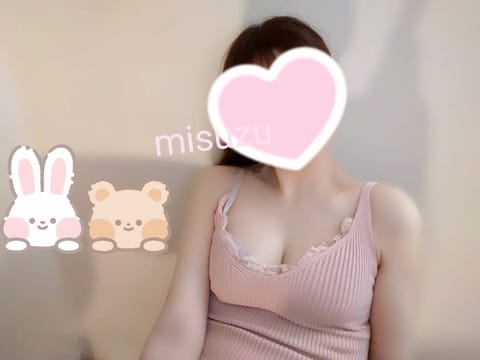 出勤してます☺️身体と心癒しにしらして下さいね💖盛れるときと盛れないときの差が激しい過ぎてすいません😥ご予約お待ちしてま