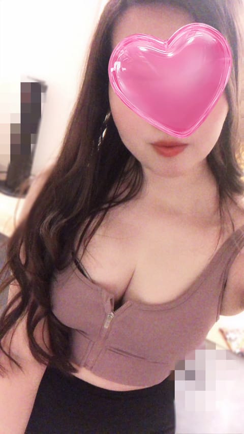 去年より寒くなるの早いよねー🥶？
お部屋暖かくしてお待ちしております❣️