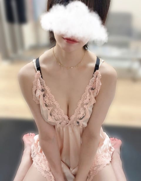 富士店出勤しました🧸
昨日が暑すぎて今日はだいぶ過ごしやすいですね☺️

こんぐらいの気温が1番好きだけど
相変わらず花