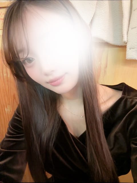 毎日投稿7日目〜！
3日坊主のももが一週間続いてるよ！
すごいでしょ！
昨日もありがとうございました😢

写真は珍しく昼