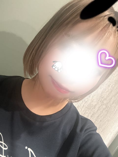 今日は23時までです！
この後19：15〜🈳です
ご予約お待ちしてます💕