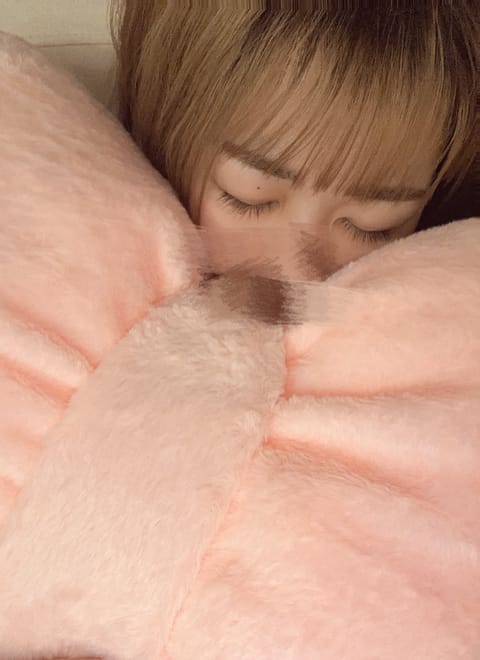 こーやってお兄さんのこと抱きしめてもいいかな？🧸🎀
ナナのこともぎゅーってしてね💖
.
#メンエス秋葉原 
#メンズエス