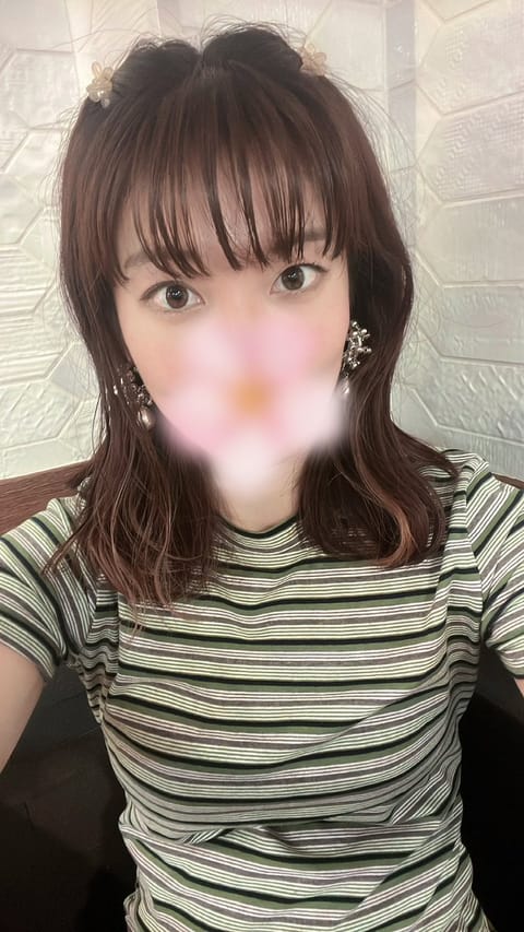 お疲れ様です⭐️

今週は、
17日（土）17:00〜23:00
新丸子ルームに出勤となります💗💗

沢山のお兄さんに会