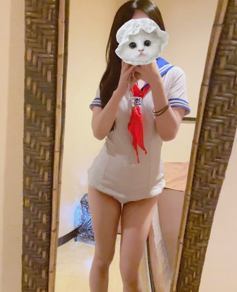 こんばんは🌙

明日14日(木)12:00-22:00での出勤です！

12:00-14:30🈵
14:40-22:00