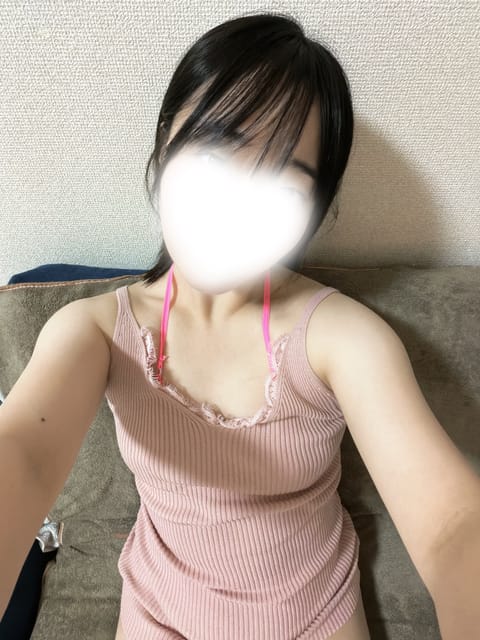 こんにちは！今日は晴れてる！☀️｡°
本日は吉祥寺 18:00~23:00います！
週末なので会いに来てくれると嬉しい！