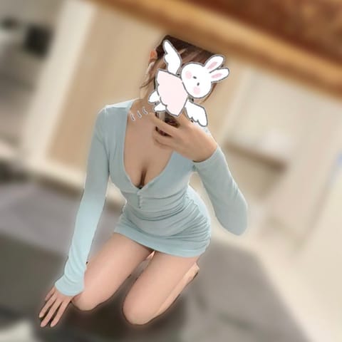本日急遽ですが、21-23での出勤でっす！❤︎

ぜひお問い合わせください🫶
