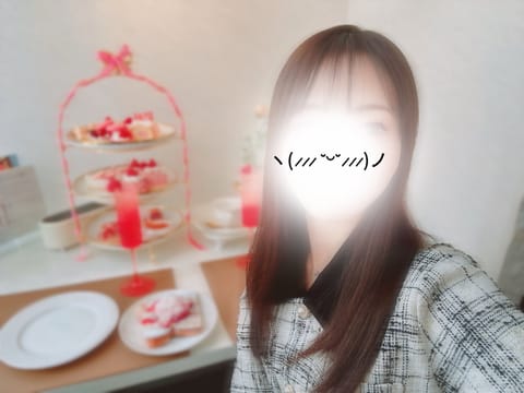 今日は20時まで稲田堤にいます📍

たまにはプライベートの写真も✨
いちごのアフタヌーンティー🍓🫖

稲田堤は初めてなの