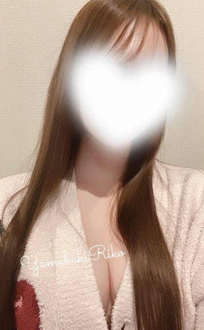 21時~5時で出勤してます！
スタートからご予約ありがとうございました🫶🏻
今日も頑張るのでご予約お問い合わせお待ちして