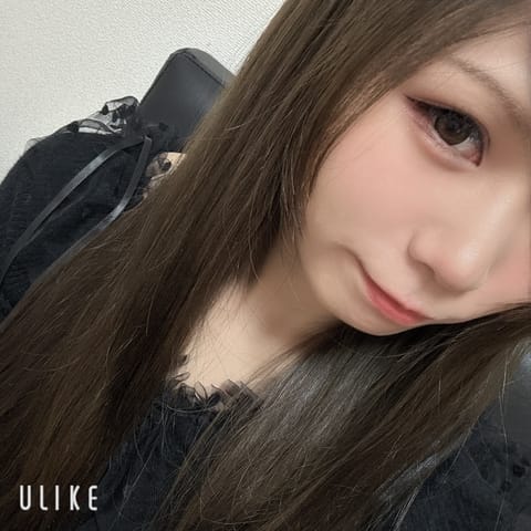 おはようございます☀️
里美れんです

陽がでてきて暖かくなってきましたね

本日は
10/10 10:00~18:00