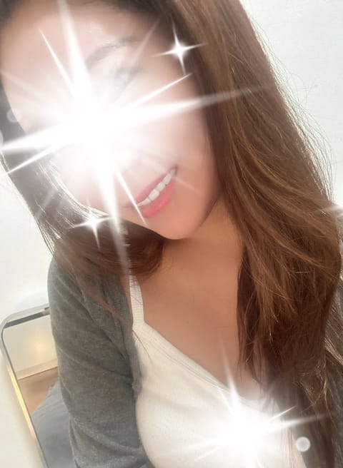 本日出勤です♡
この後まだ、🈳あります♡
お待ちしてます♡