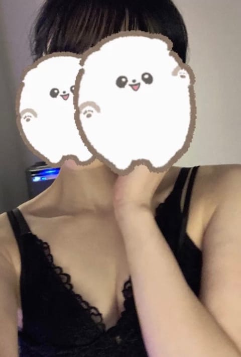 こんばんは〜🌙
今日びっくりするくらい暑くて溶けかけました( ˊᵕˋ ;)💦
なのに明日はすごい寒いらしい、、
ずっとち