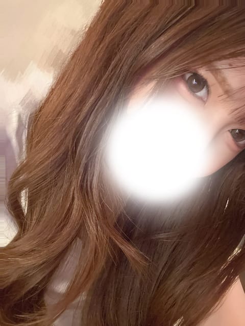 出勤しました！
雨やだね〜前髪切ってぱっつんになりました