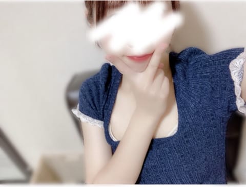 こんにちは☀️

明日12/1   20:30〜23:30
立川ルームにいます😊💗

あっという間に冬⛄️❄️激寒で泣き