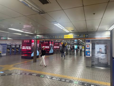 すでにはやくも韓国にもいきたい🇰🇷  

肌管理して眉アートしなきゃぁ🥺🩷
自分磨き地道にしていきたい✌🏻

３月末に早