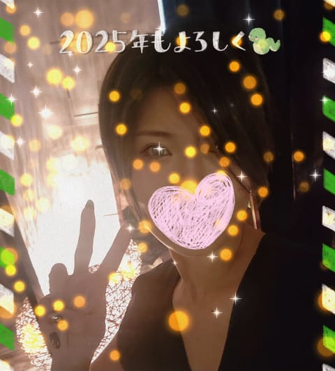明けましておめでとうございます🤭
体調崩して本日新年初出勤!!
昨年お世話になった方も、新たに出会える方も今年もよろしく