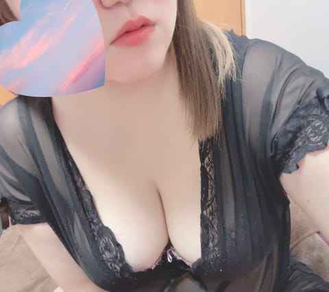 こんにちは！
本日、蒲田店でラストの3時まで出勤してます！
お部屋あったかくして待ってます☃️
お待ちしております🐻💖
