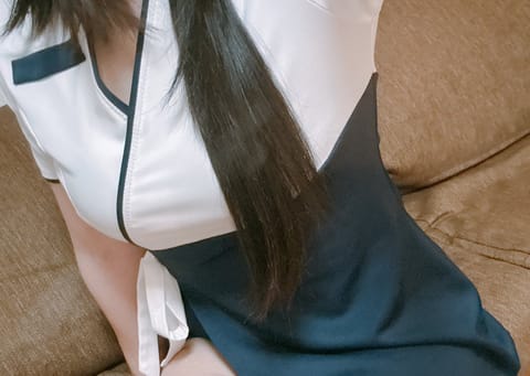 えりかさんだよー！
2/6は、12:00〜22:00まで！

今日は暖かいね！
朝の冷え込みが嘘みたい。
明日明後日は雪