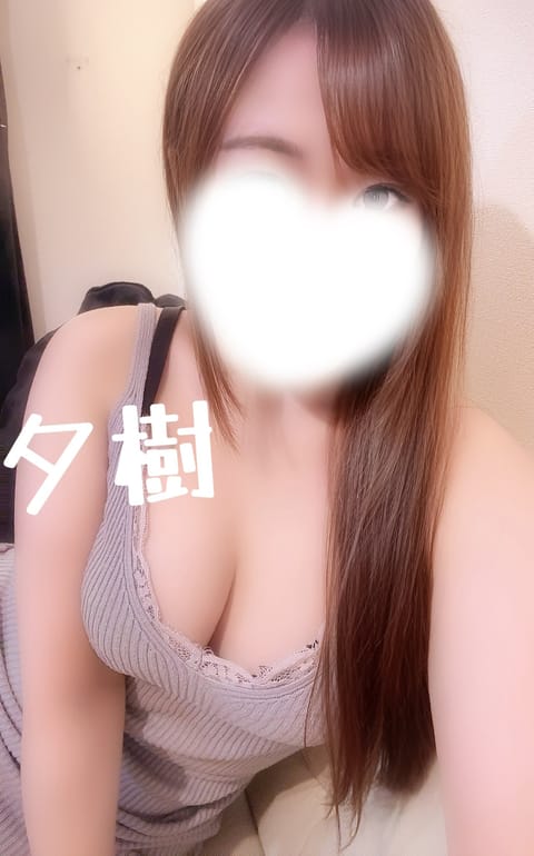 本日も元気に出勤しております🤍ྀི

12時から17時までいます✨

まだまだ新人ではありますが、
精一杯頑張りますので
