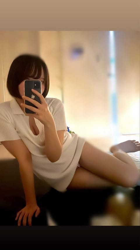 こんばんは🌙
今週は29日(日曜)の18時から1時半まで出勤❕1日だけしかないから会いたい😣
あとこれはショートだった頃