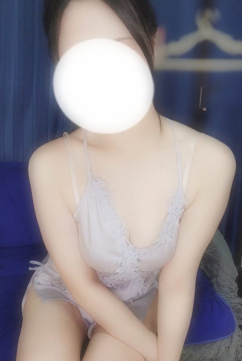 12/28(日)21:00〜3:00

メンエス納めしに来てね🥲💞
吉祥寺ルームで待ってます🫶🏻