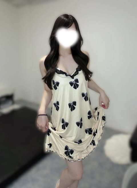 こんばんは🌙

本日19:00〜出勤です🪽
21:20〜🈳となっております！

ご予約お待ちしてます🎀✨