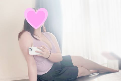 こんにちは❣️いよいよ夏本番ですね🥹
かき氷が食べたくなる季節です🥰🥰

本日17:00から22:30まで勤務しておりま