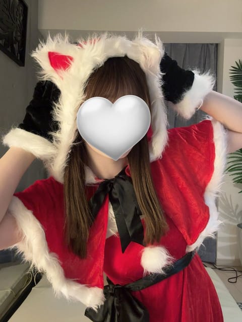 あっという間に12月突入〜
四季の中で冬が1番好き❄️

今日も来てくれたお兄さんありがとう
サンタコスの反応良くて嬉し