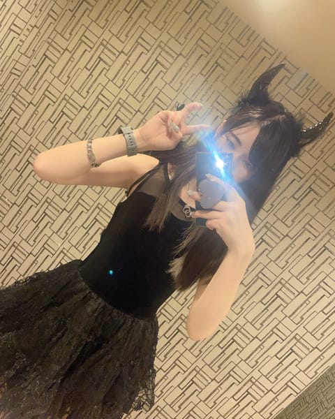 今月末はハロウィン🎃

今年は何のコスプレしようかなぁ🤔

まえにデビルコスした時の写真見つけた👀

みことあいてます😖