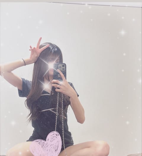 本日15時〜3時、静岡市のルームにて出勤してます💕✨
1月ラスト出勤‼︎💪✨
ご予約お待ちしてます🥰🫶