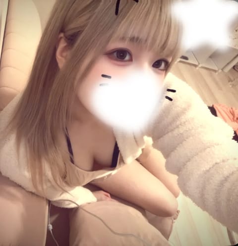 久しぶりーーー！！！2週間ぶりかな？？今日は23:00-5:00で出勤してますヨ✨️今日で8月終わりなの早くてびっくりだ