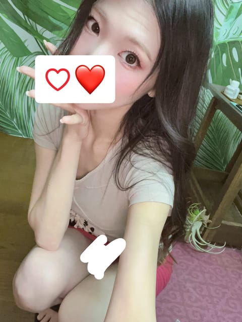 こんにちは✨雨上がって蒸し蒸ししてきたね☔️🌸

本日出勤です🫶🏻🤍さくらと週末の夜を一緒に過ごしてくれると嬉しいです🐣