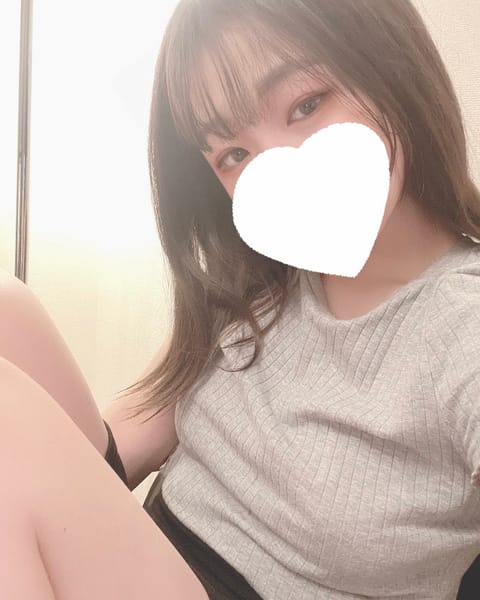 こんにちは🌻
12月1日の今日は〜18:00まで
出勤しております❣️
今から〜16:10までの枠が空いてますので是非、