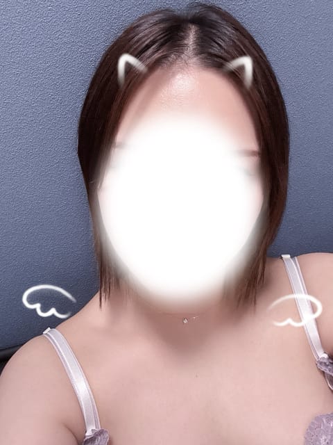 前髪こないだ作ったばっかなのに
もうこんなに伸びちゃった！

今週また前髪切ってきます💇🏼‍♀️

7/10   19: