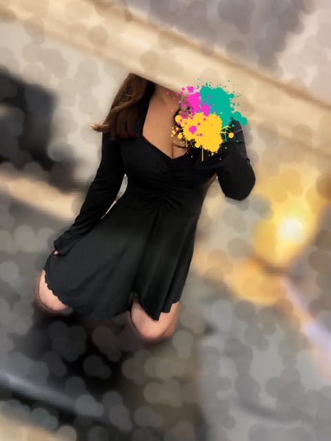 4月5月お休みしましたが、
6月は月初めと終わりにちょろっと出ます♡

事前予約ありがとうございます😎
2回目以降の方は
