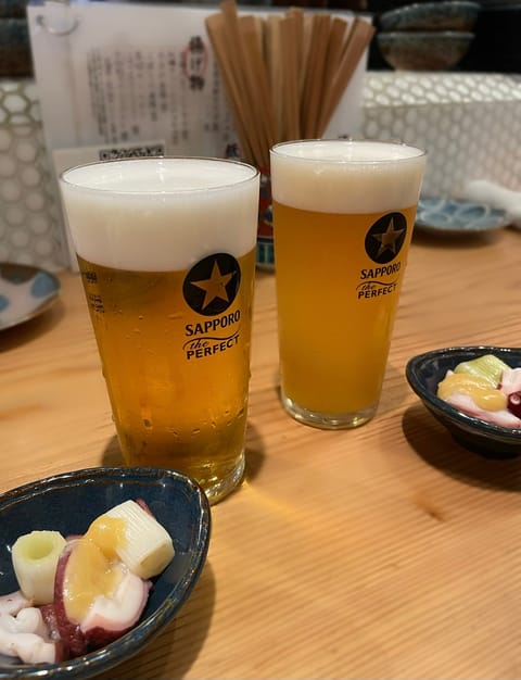魚が美味しい大衆居酒屋へ🐟◦°
なかなか会えない地元の友達が代わる代わる遊びに来てくれて友情を再確認🥹🤘🏻
飲める子が増