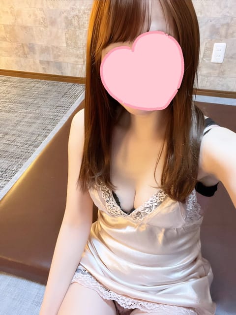 出勤してます♡

今日は朝から晴れて気持ちいいお天気ですね☀️

21時までいるのでお時間合う方、一緒にまったり過ごしま