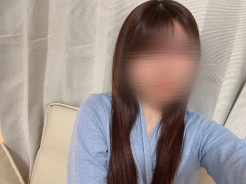 きょうは水色🩵 
21時までお部屋にいます🌙✨✨
GW初日、あえたらいいなー💭