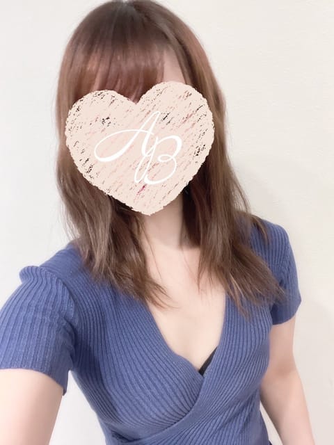 おはようございます！

せれなです！

今日12時〜16時まで居ます！

待ってます！☺️