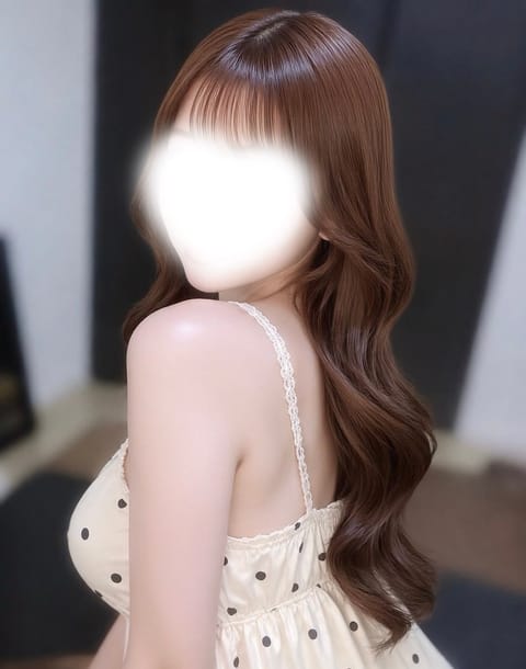 本日出勤です♡︎♡︎

12:00〜　錦ルームで
お待ちしております🫶🏻💖