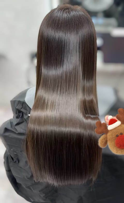 数年ぶりにショートカットにしたいけれど、天才美容師さんに大切に育てていただいたロングヘアもすき🫣
その道を極めてる方…尊