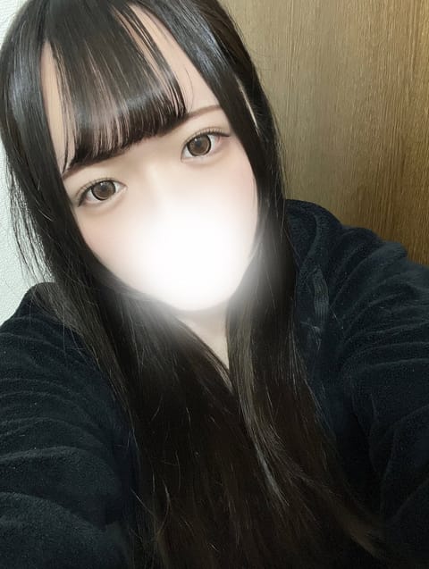 本日出勤してます🙌🏻

穂積ルームにて
ご予約お待ちしております🍀* ゚

17:15まで🈳です❕
17:30～🈵
事前