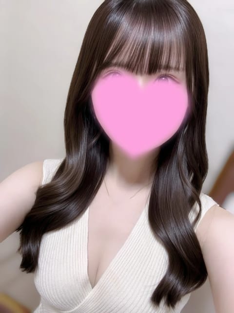 ルーム到着してます🤍
今日から5日間限定で出勤だよ~🌻

今日も暑いので涼しくして待ってるね🎐✨